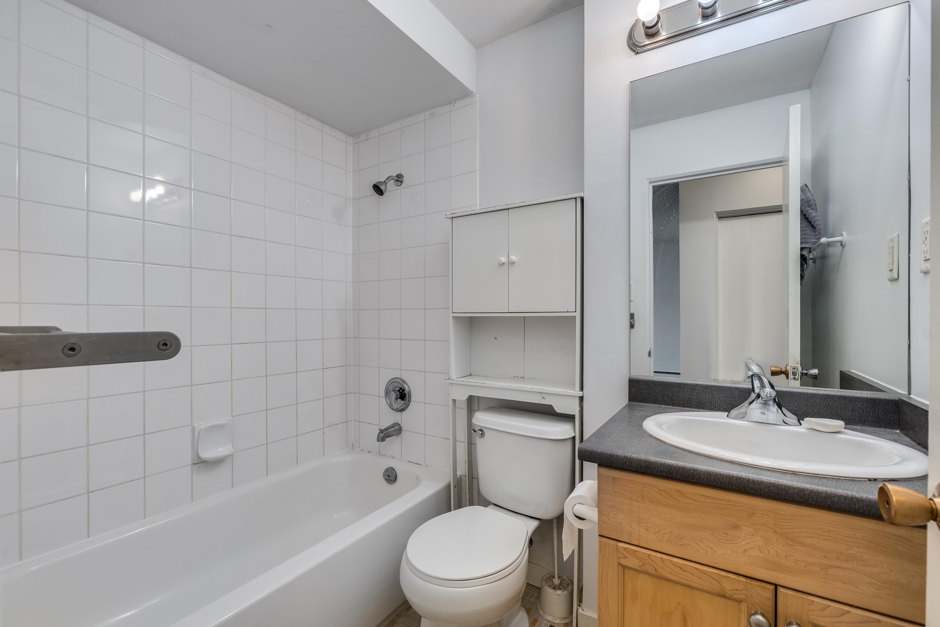 303-1985 W 8Th Avenue, Vancouver, BC