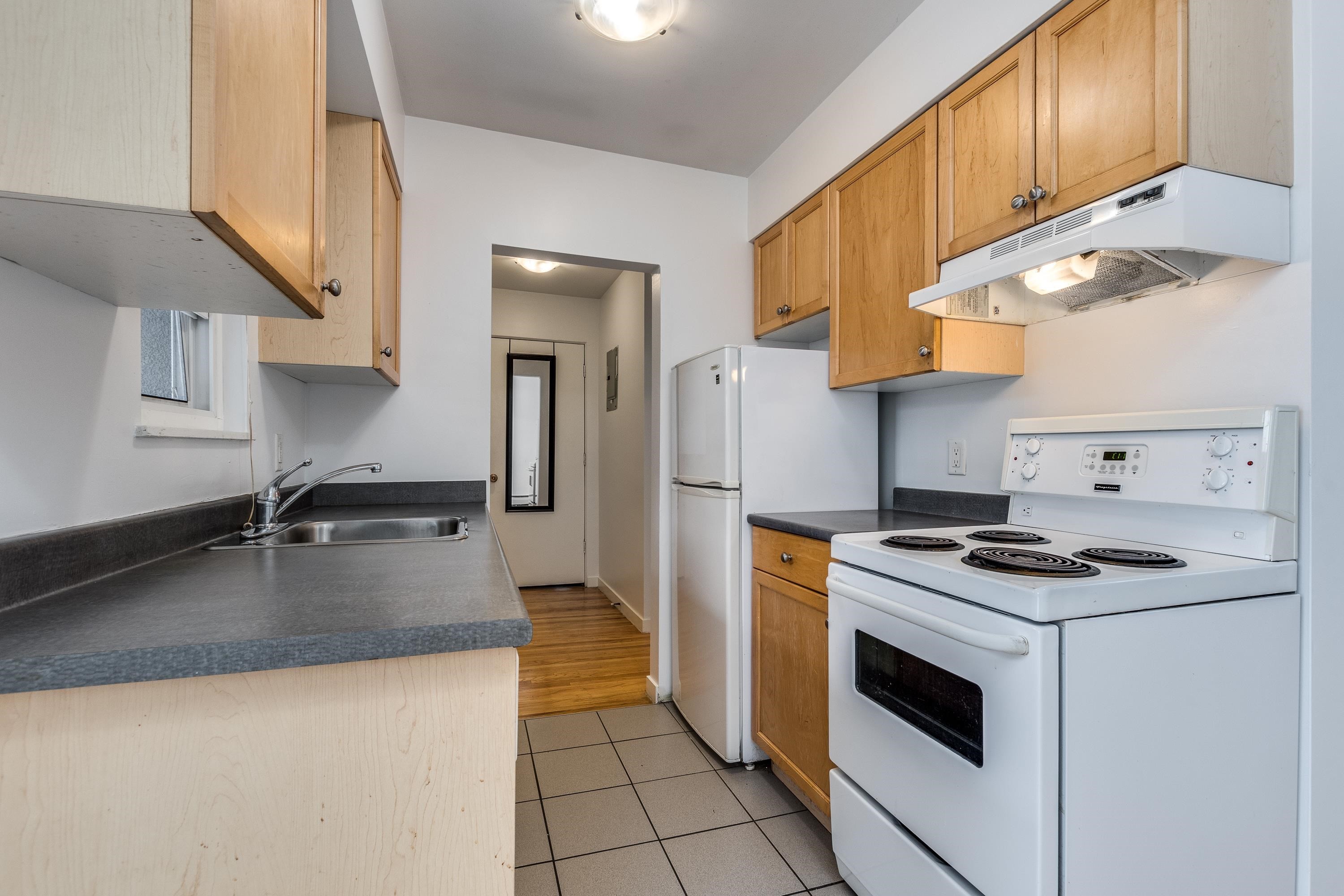 303-1985 W 8Th Avenue, Vancouver, BC