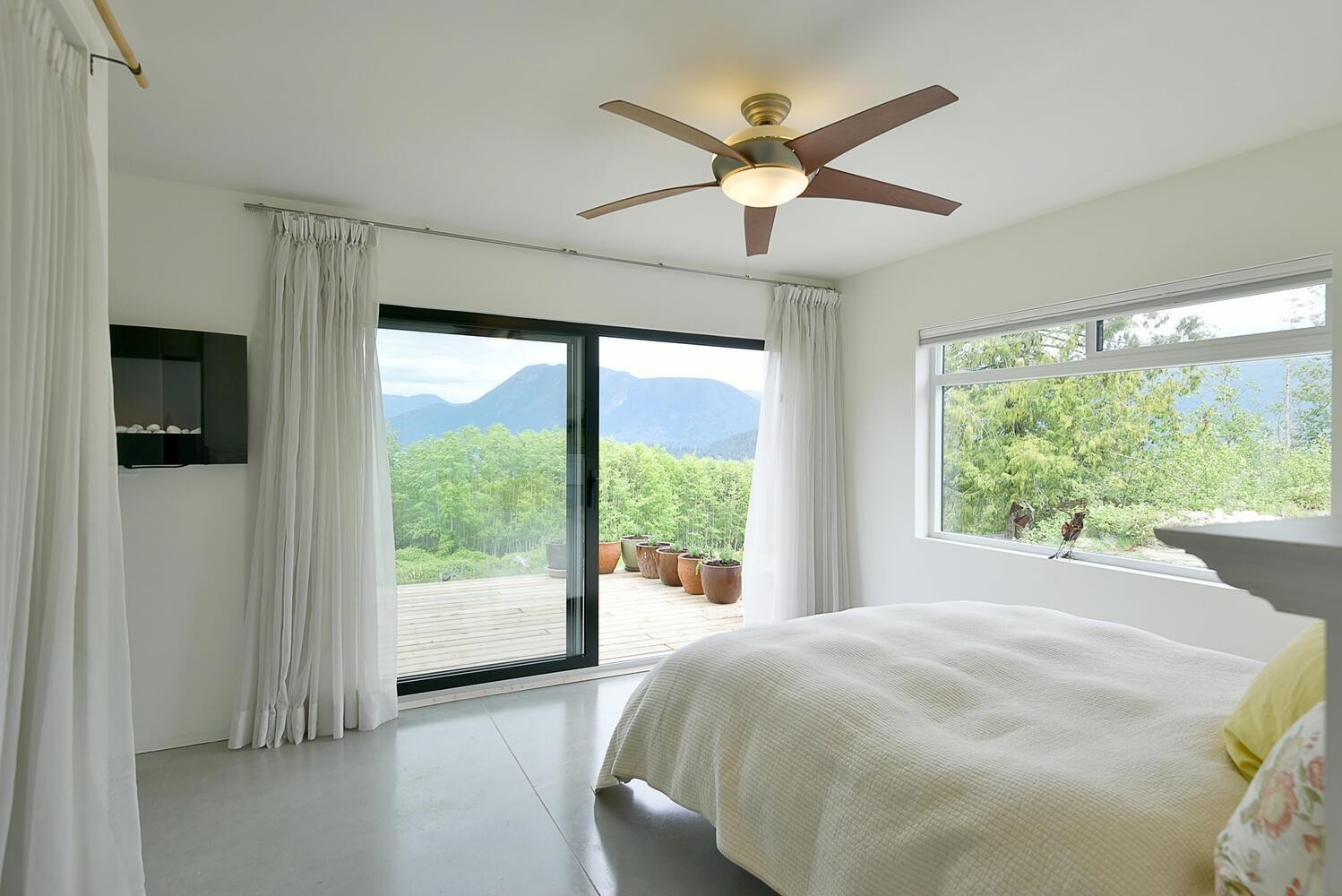 6400 Crowston Road, Sechelt, BC