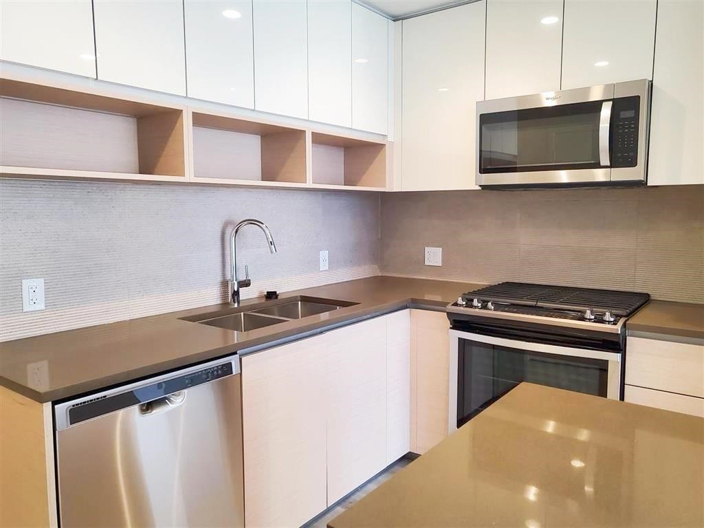 517-8850 University Crescent Crescent, Burnaby, BC