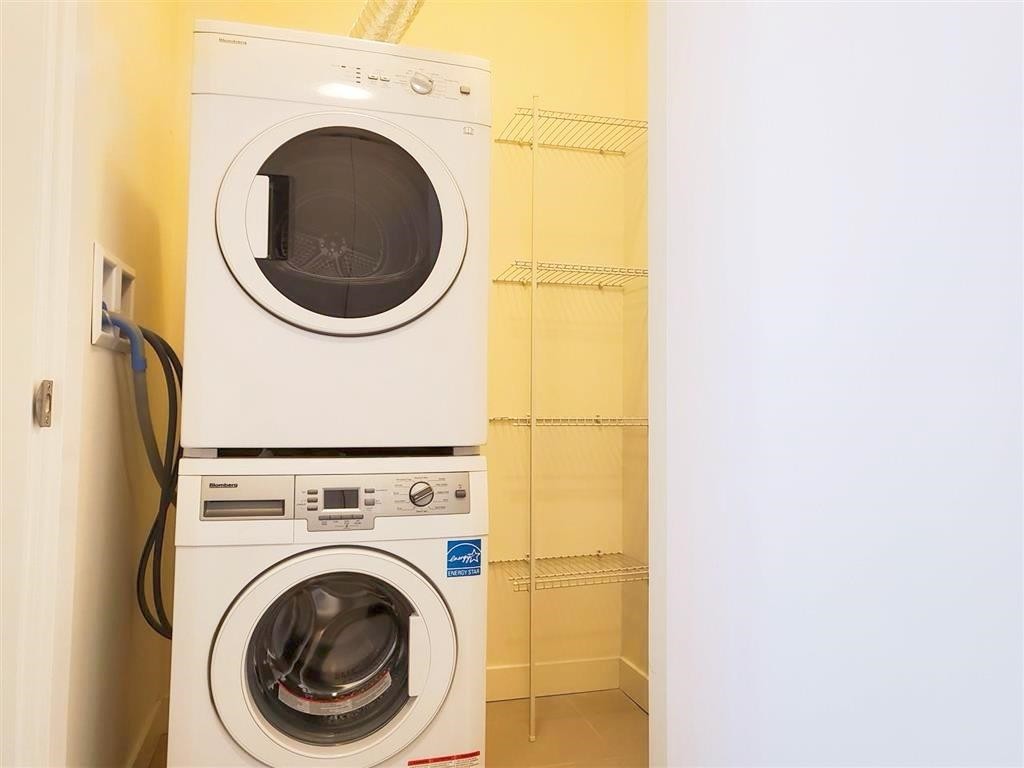 517-8850 University Crescent Crescent, Burnaby, BC