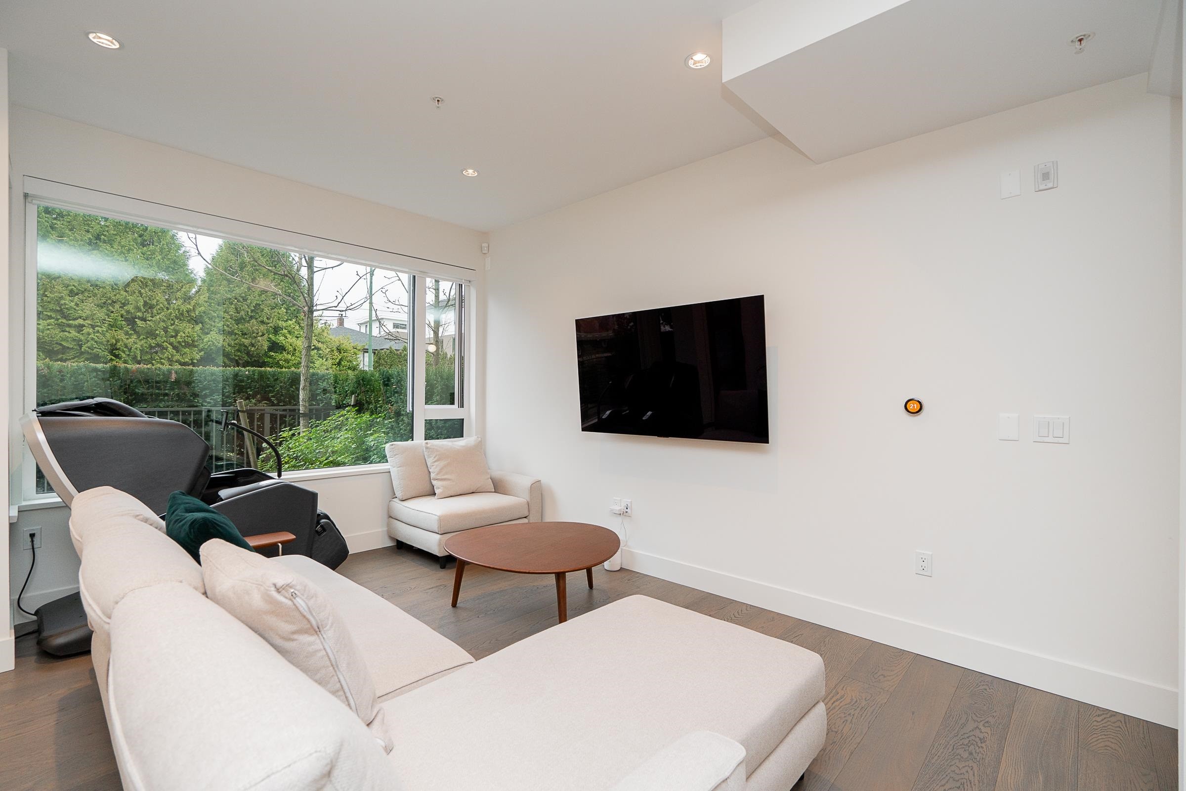 6840 Oak Street, Vancouver, BC