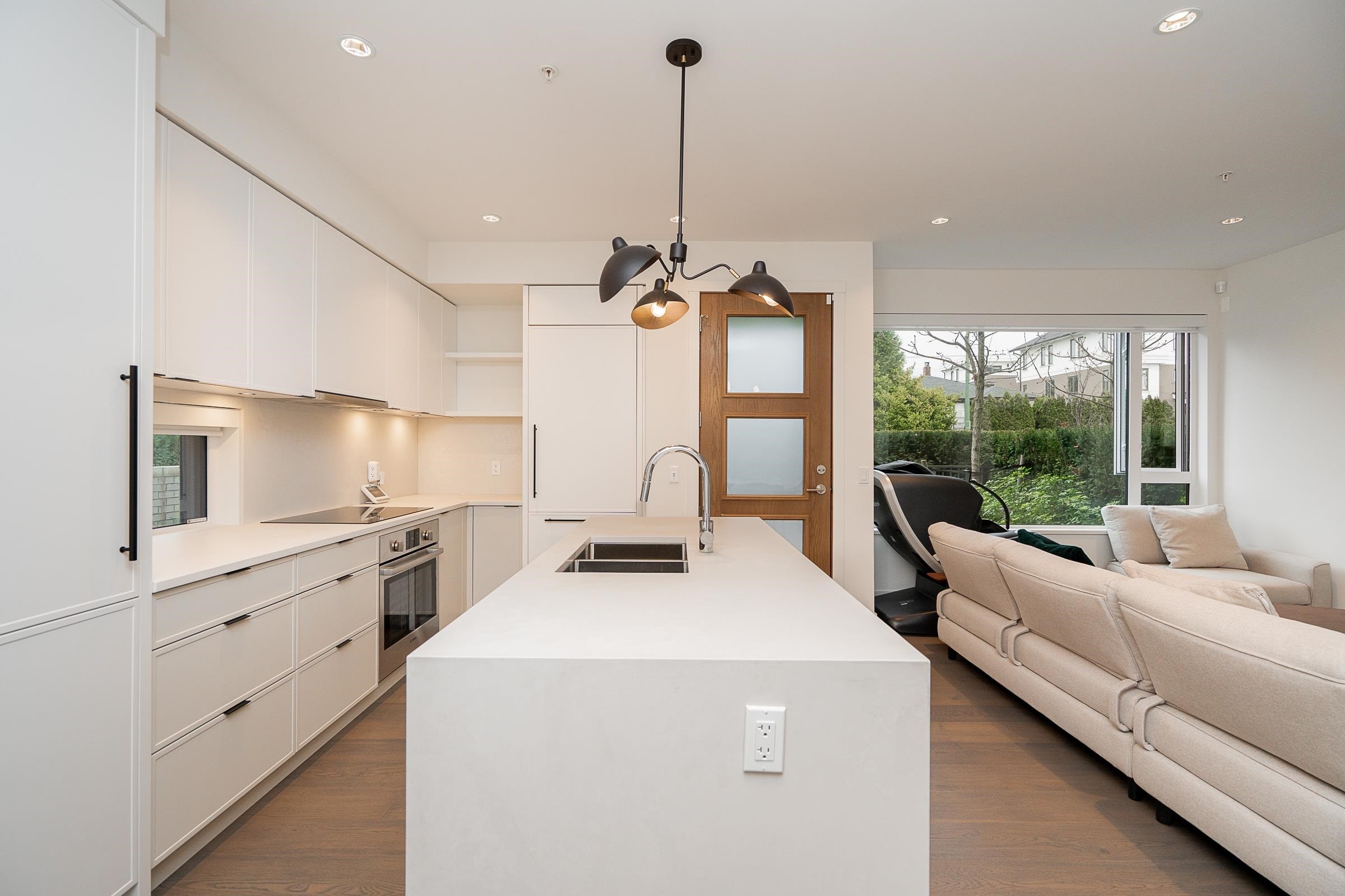 6840 Oak Street, Vancouver, BC