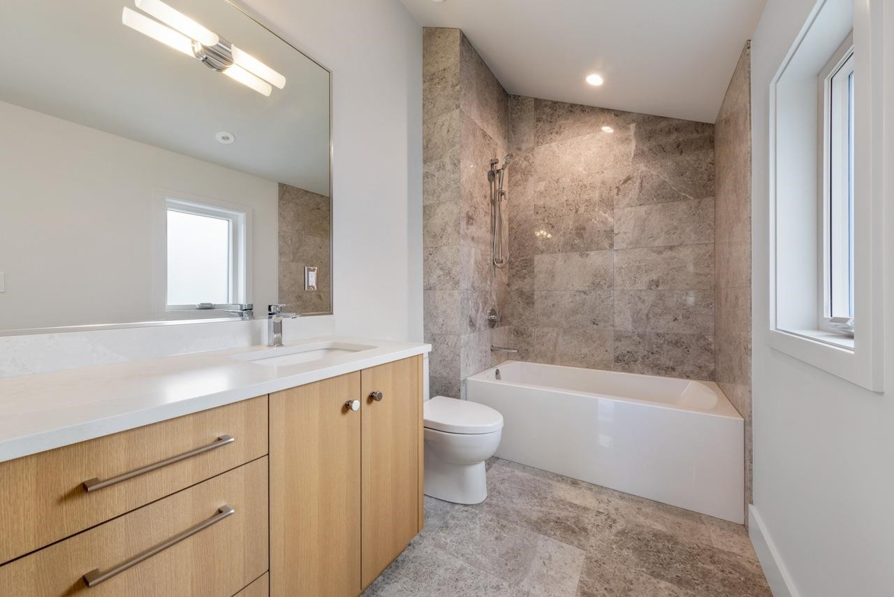 1136 26Th Avenue E, Vancouver, BC