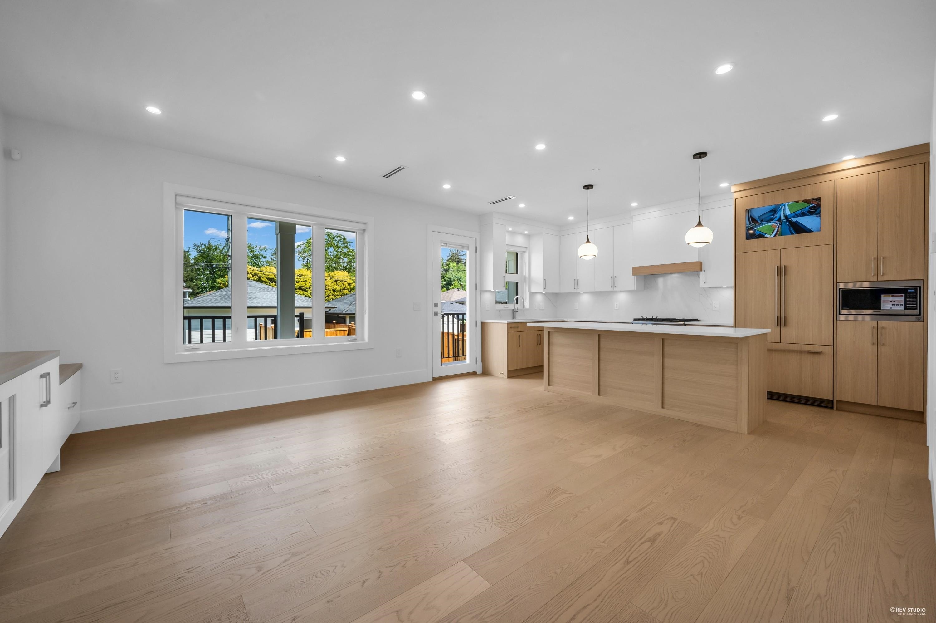 3673 48Th Avenue E, Vancouver, BC