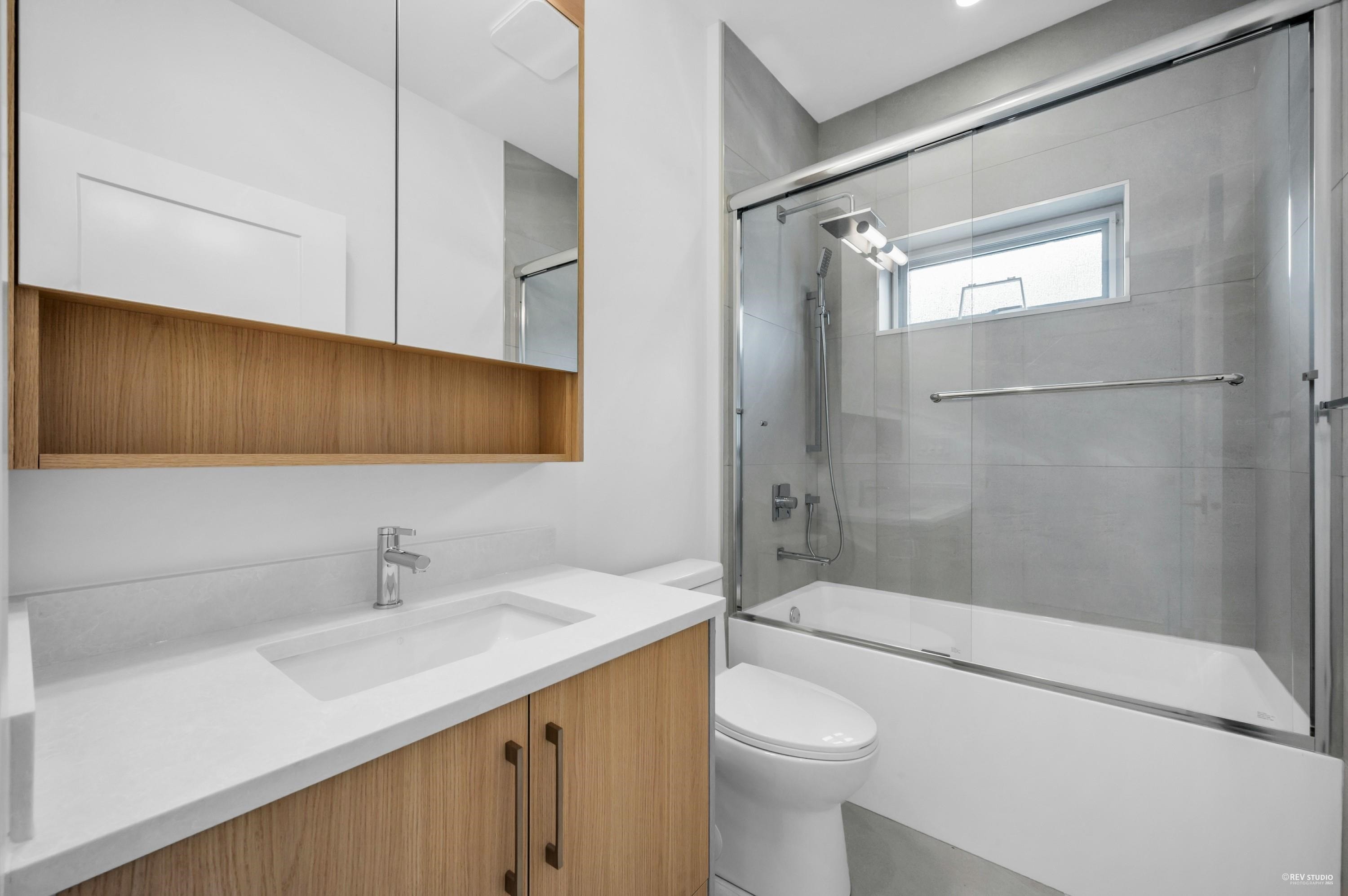 3673 48Th Avenue E, Vancouver, BC