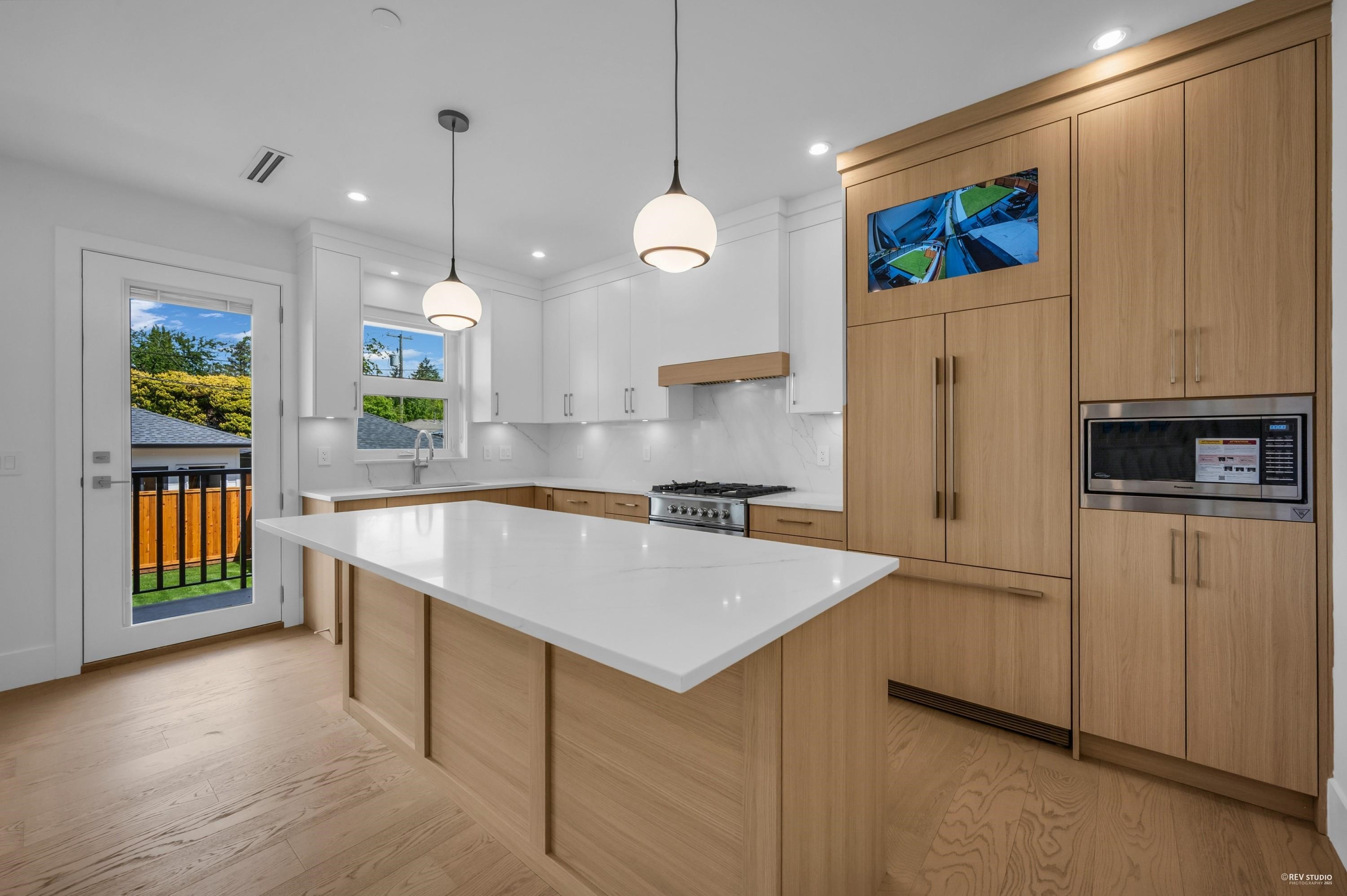 3673 48Th Avenue E, Vancouver, BC