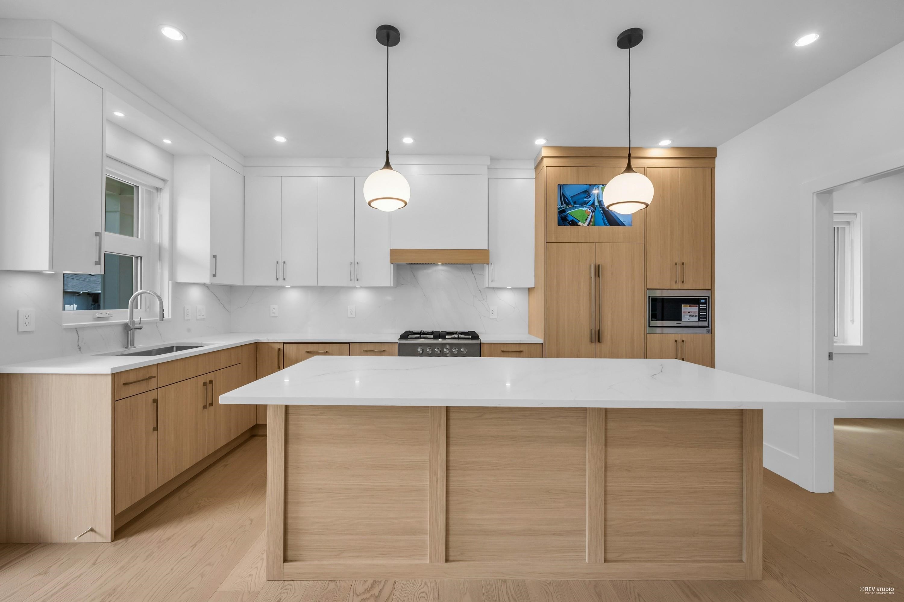 3673 48Th Avenue E, Vancouver, BC