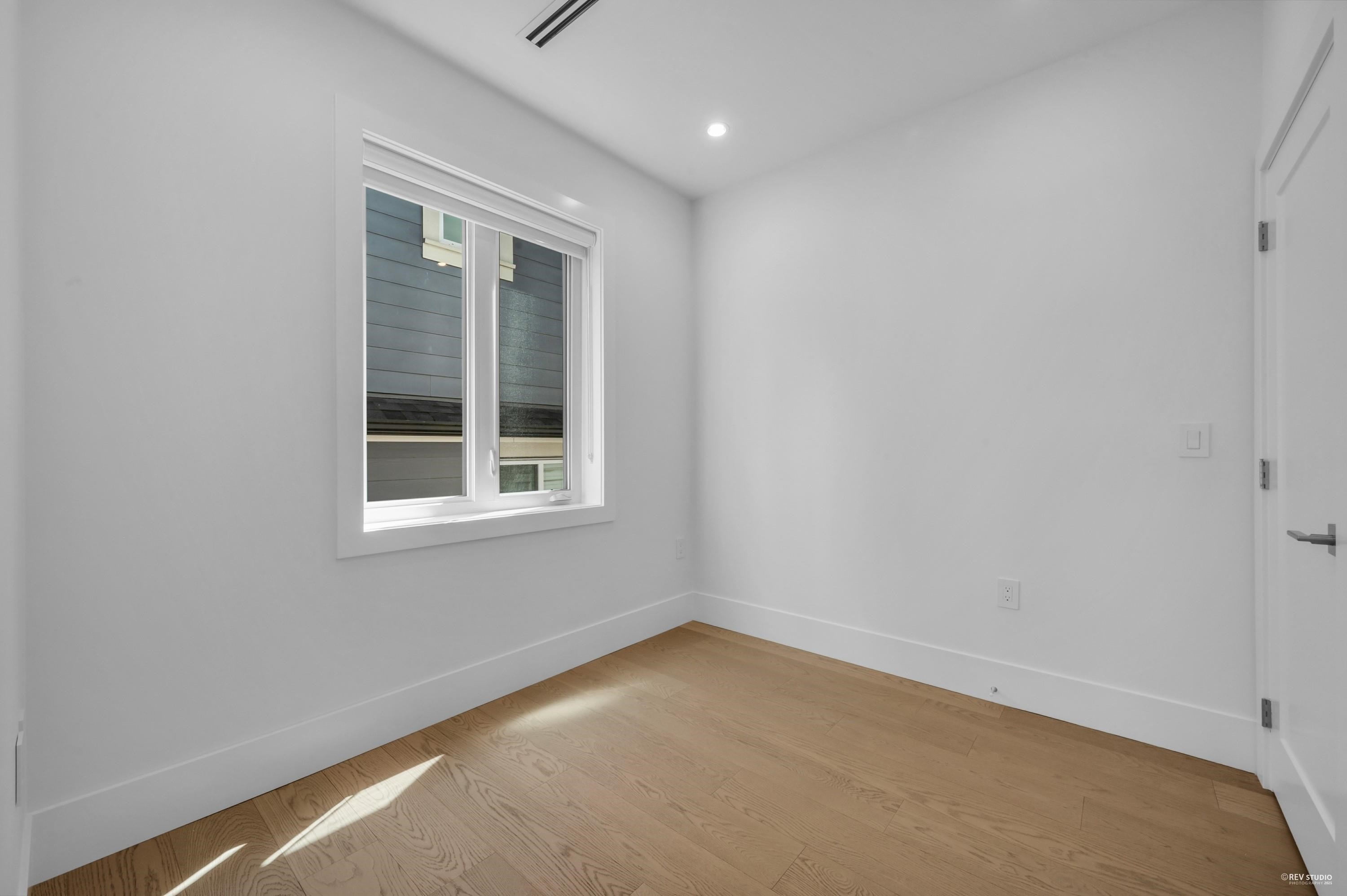 3673 48Th Avenue E, Vancouver, BC