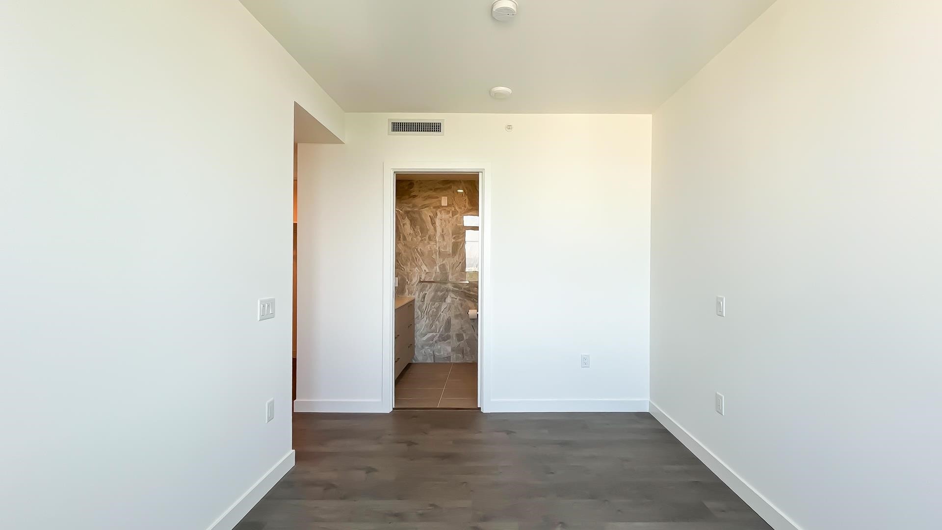 2406-6468 Willingdon Avenue, Burnaby, BC