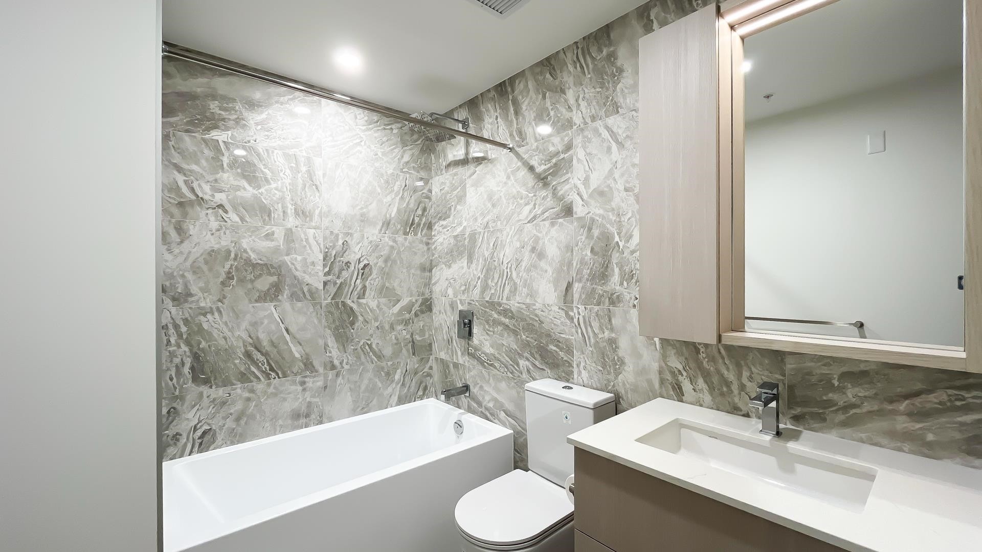 2406-6468 Willingdon Avenue, Burnaby, BC