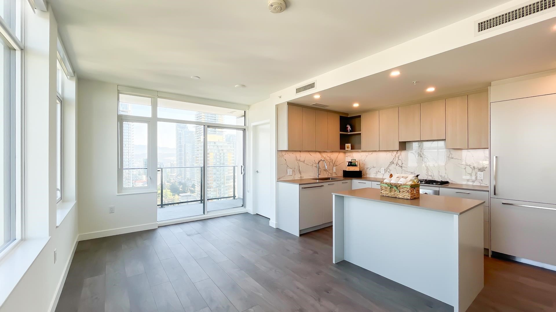 2406-6468 Willingdon Avenue, Burnaby, BC