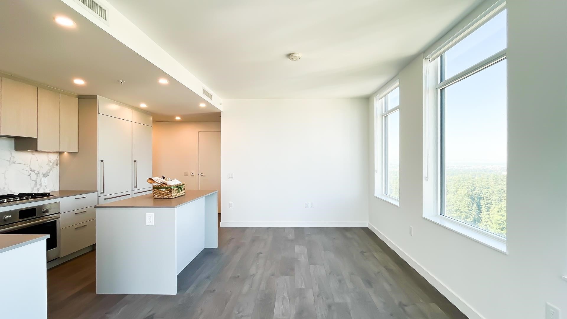 2406-6468 Willingdon Avenue, Burnaby, BC