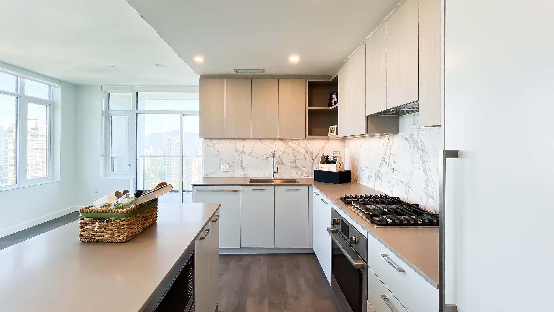 2406-6468 Willingdon Avenue, Burnaby, BC