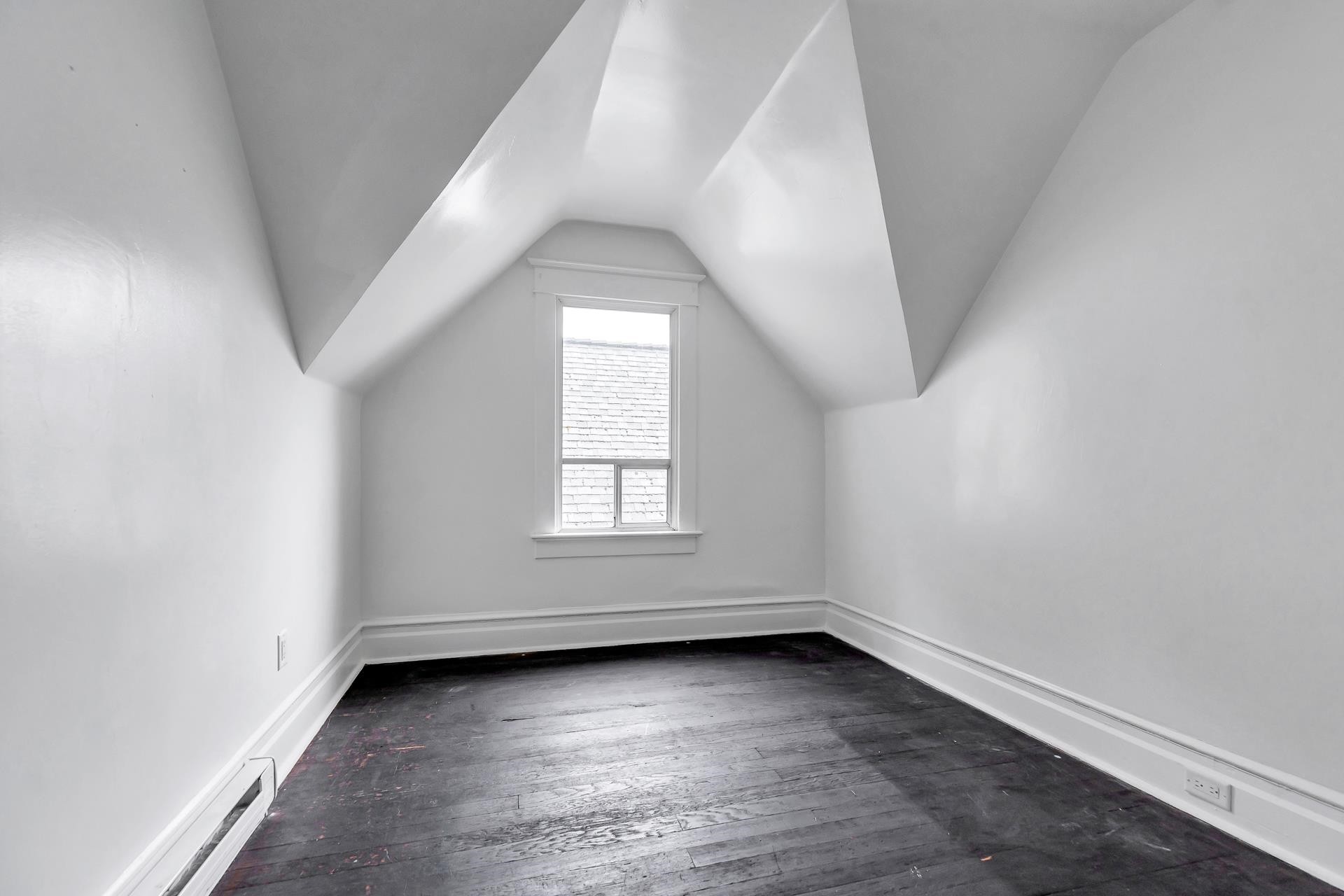 1836 1St Avenue E, Vancouver, BC