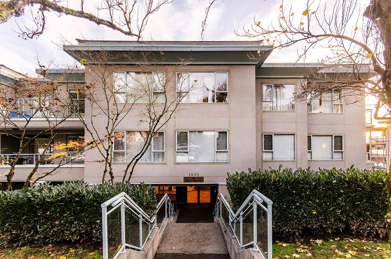 206-1085 17Th Street W, North Vancouver, BC