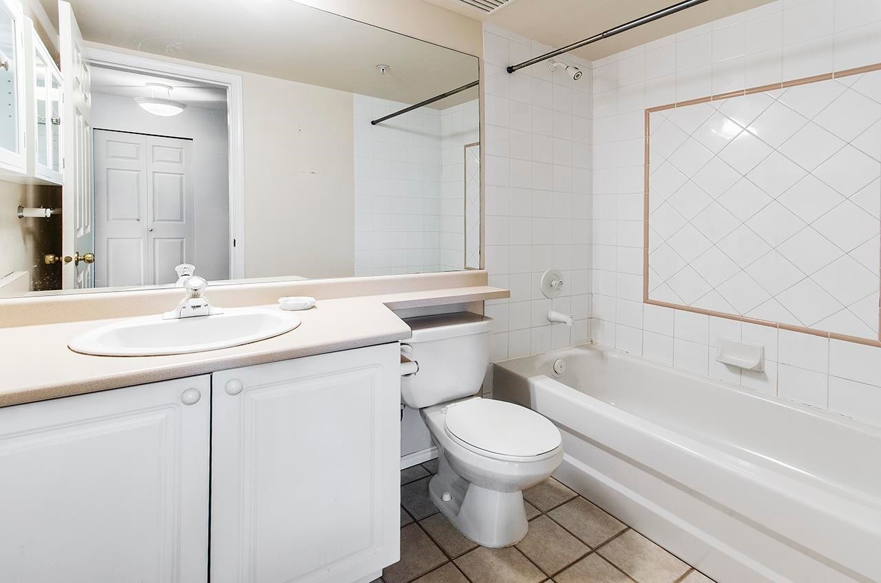 206-1085 17Th Street W, North Vancouver, BC