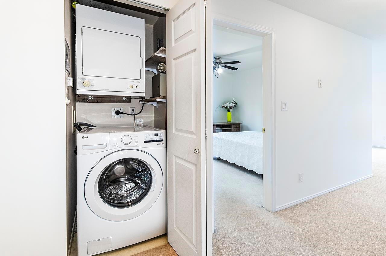 206-1085 17Th Street W, North Vancouver, BC