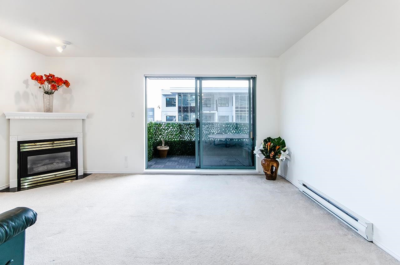 206-1085 17Th Street W, North Vancouver, BC