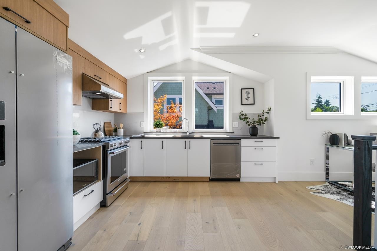 1427 27Th Avenue E, Vancouver, BC