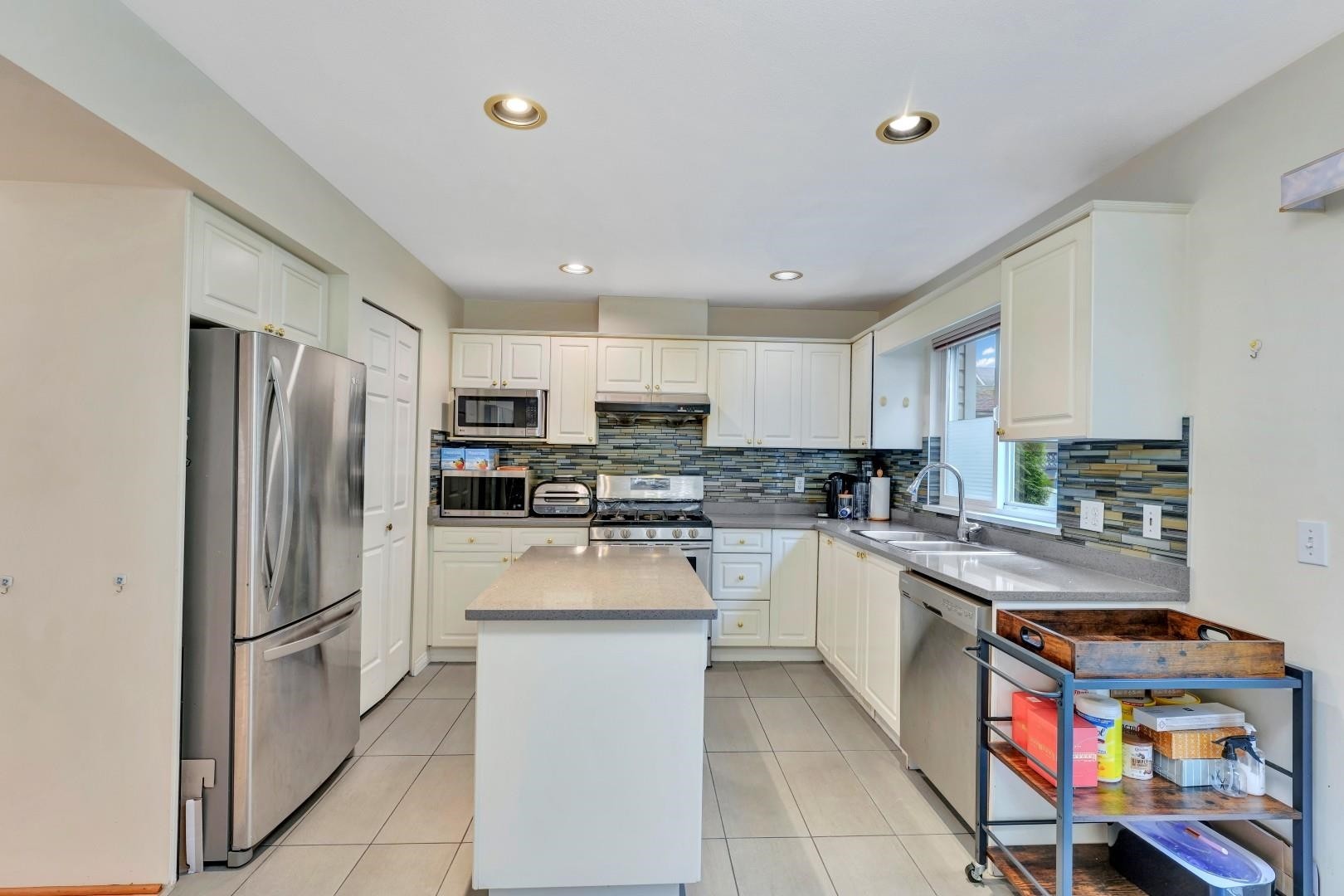 1067 Dansey Avenue, Coquitlam, BC