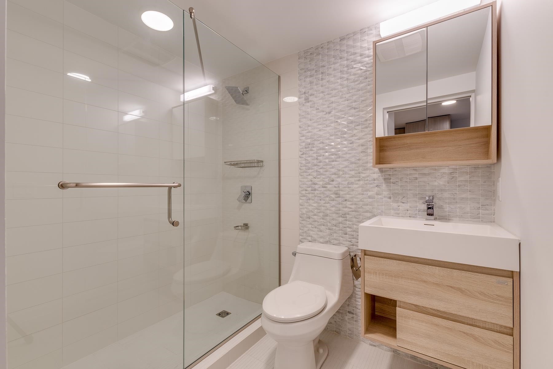 001-1425 Haro Street, Vancouver, BC