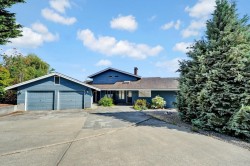 5504 Derby Road Sechelt, BC V7Z 0M2