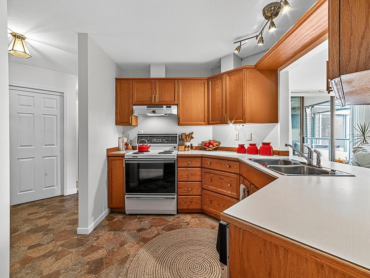 402-68 Richmond Street, New Westminster, BC