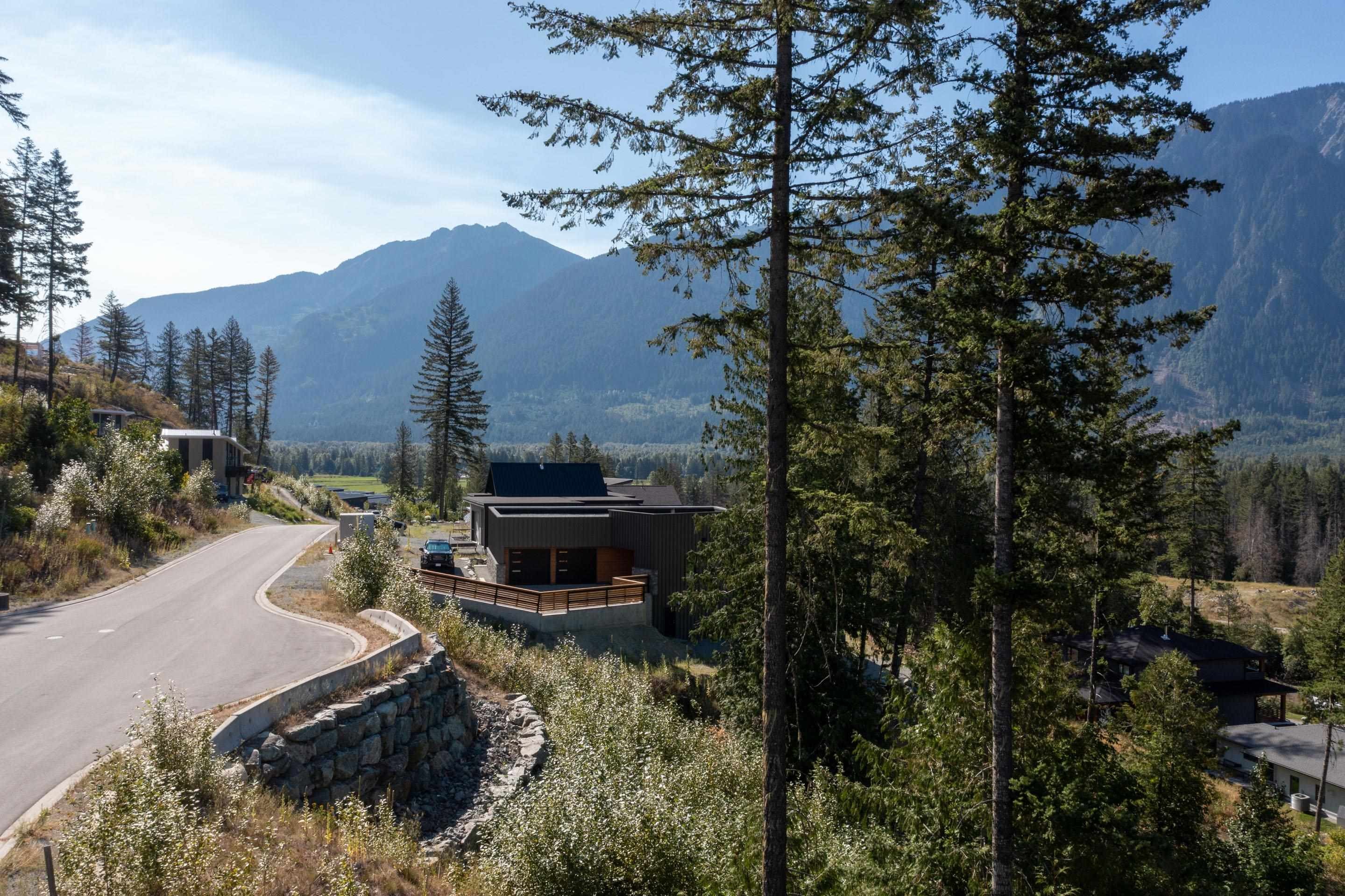 7677 Cerulean Drive, Pemberton, BC