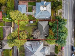 1323 49th Avenue W Vancouver, BC V6M 2R2