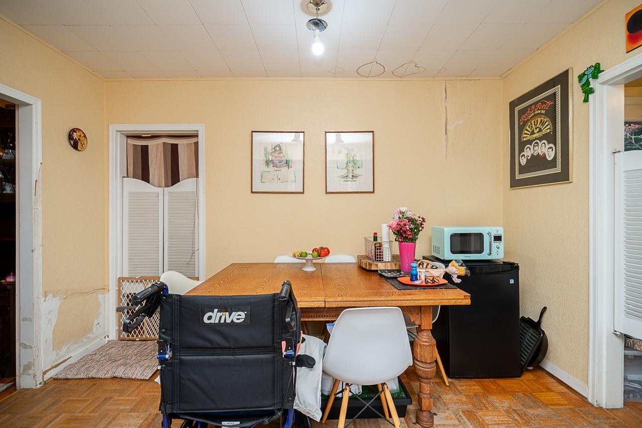 6138 Granville Street, Vancouver, BC