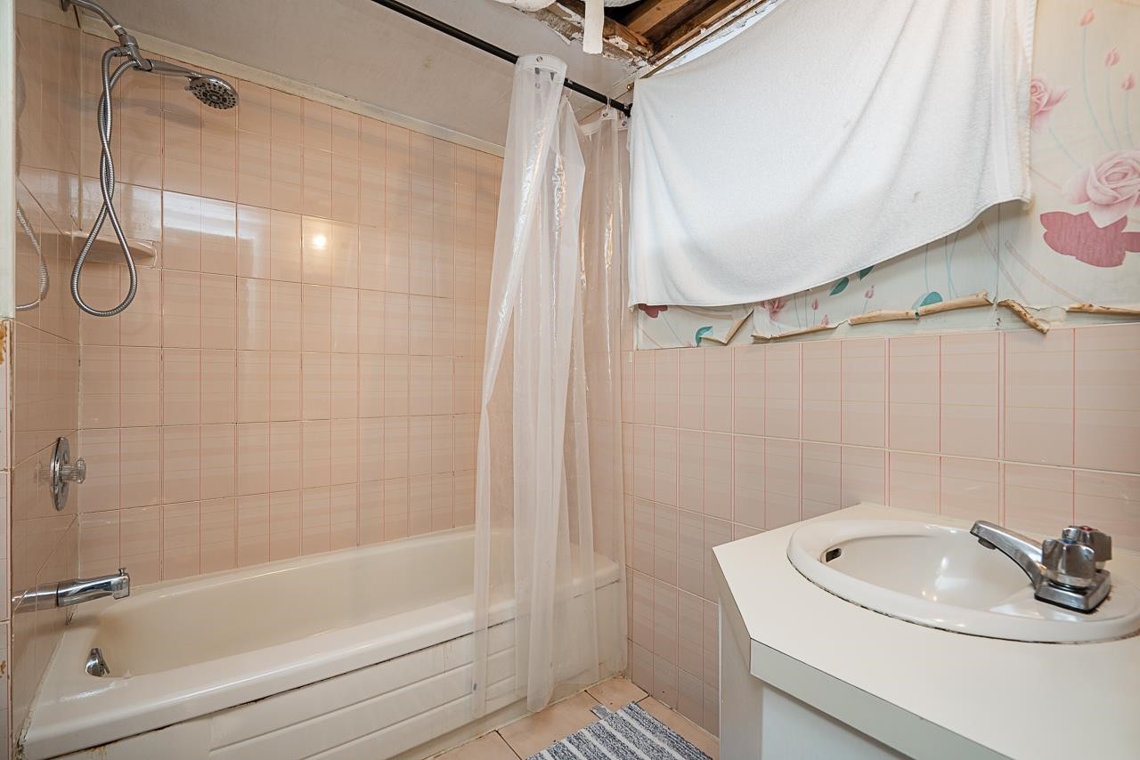 6138 Granville Street, Vancouver, BC