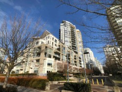 1901-1383 Marinaside Crescent Vancouver, BC V6Z 2W9