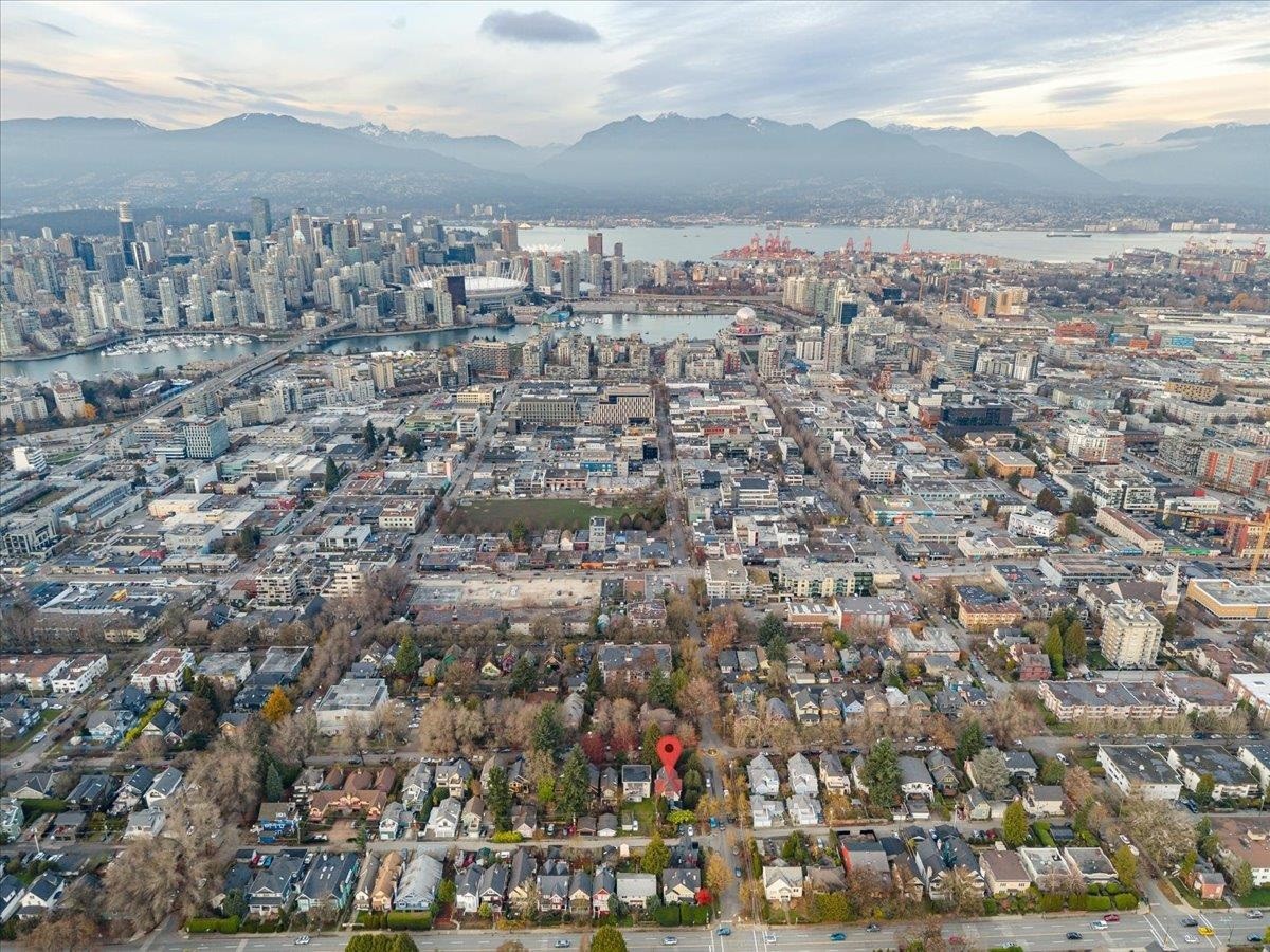 104 11Th Avenue W, Vancouver, BC