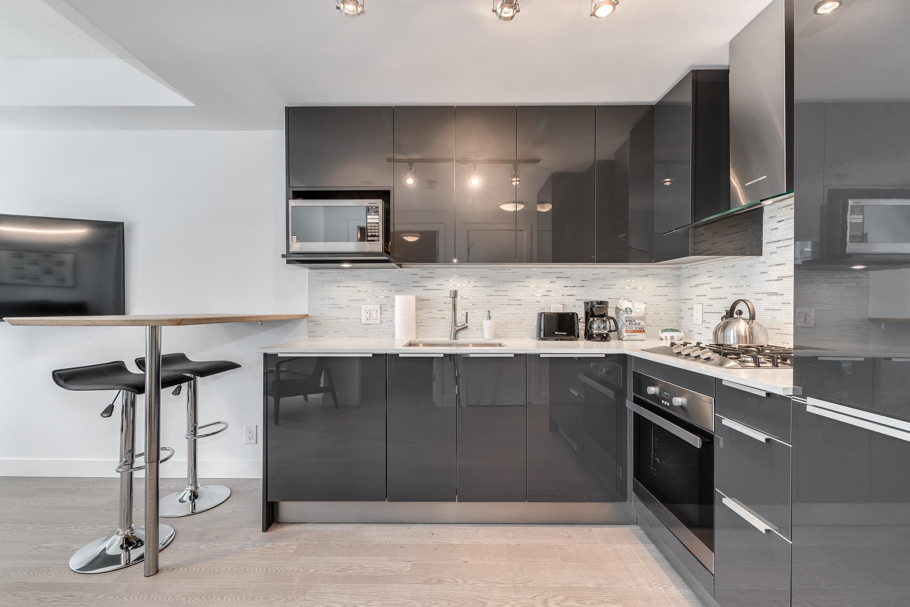 410-1283 Howe Street, Vancouver, BC