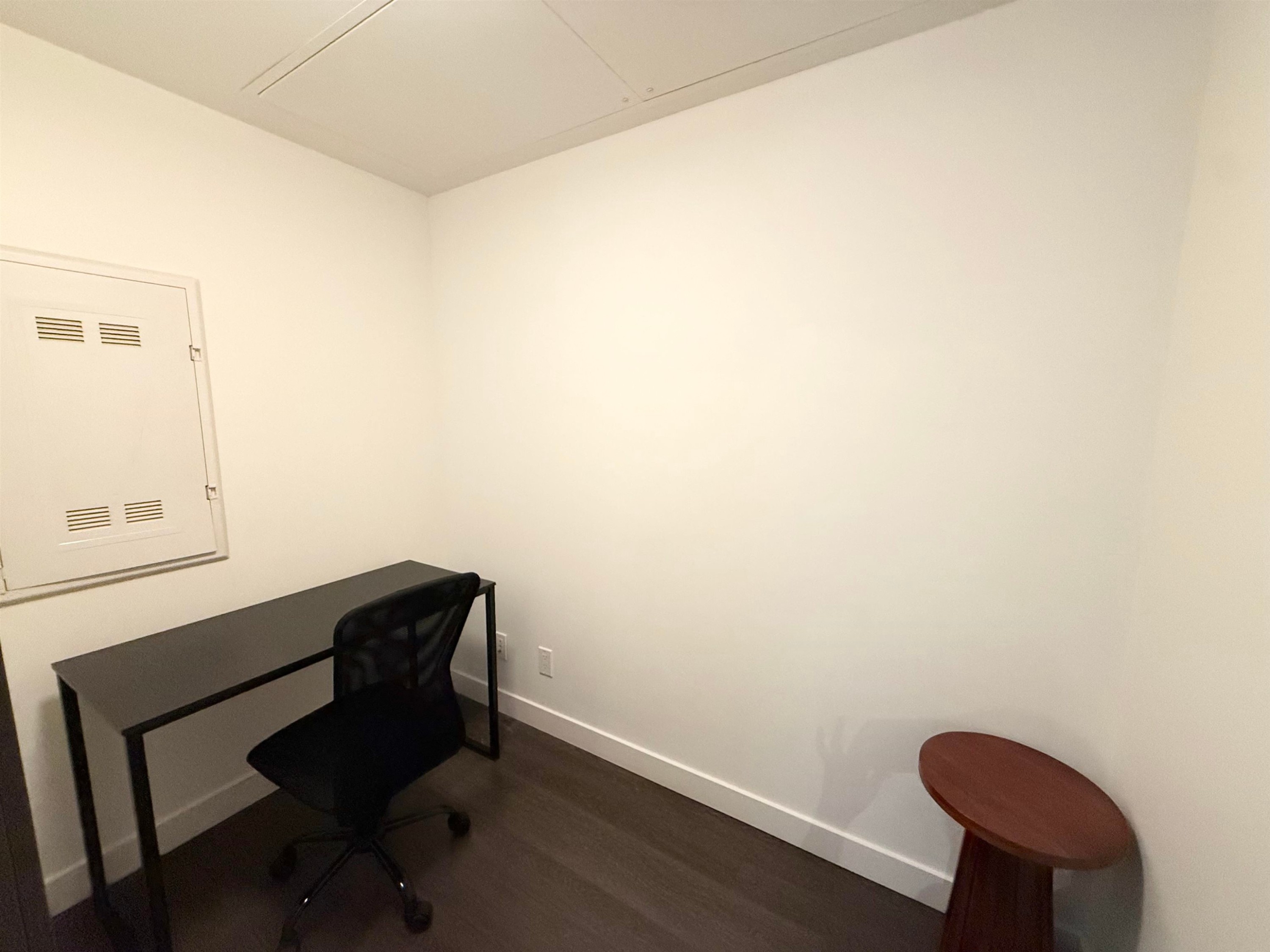 517-68 Smithe Street, Vancouver, BC