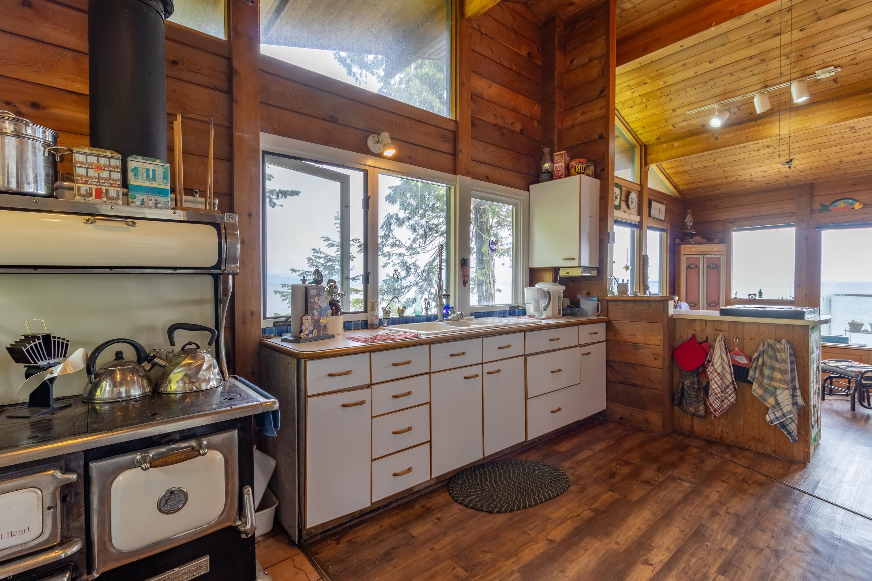 119 Island Park Drive, Galiano Island, BC