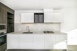 2xxx-6000 Mckay Avenue Burnaby, BC V5H 0K2