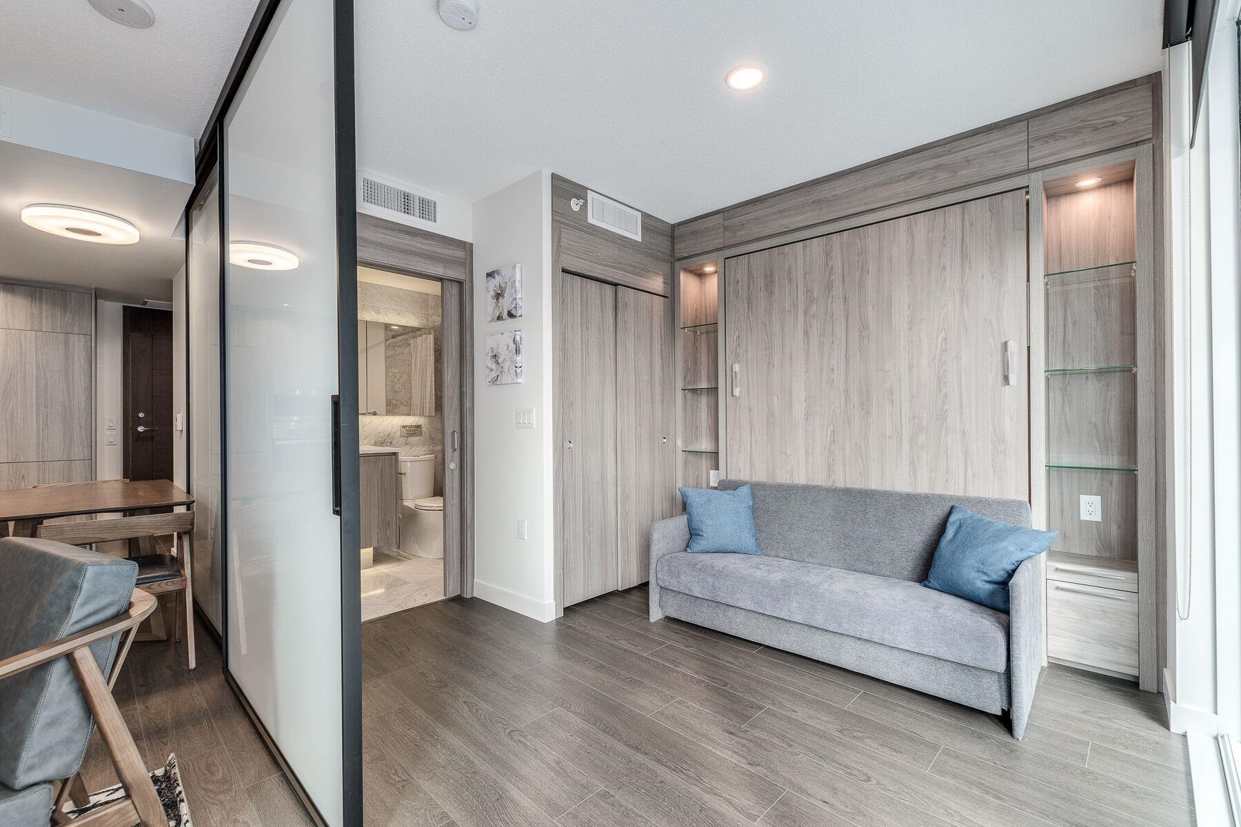 211-89 Nelson Street, Vancouver, BC