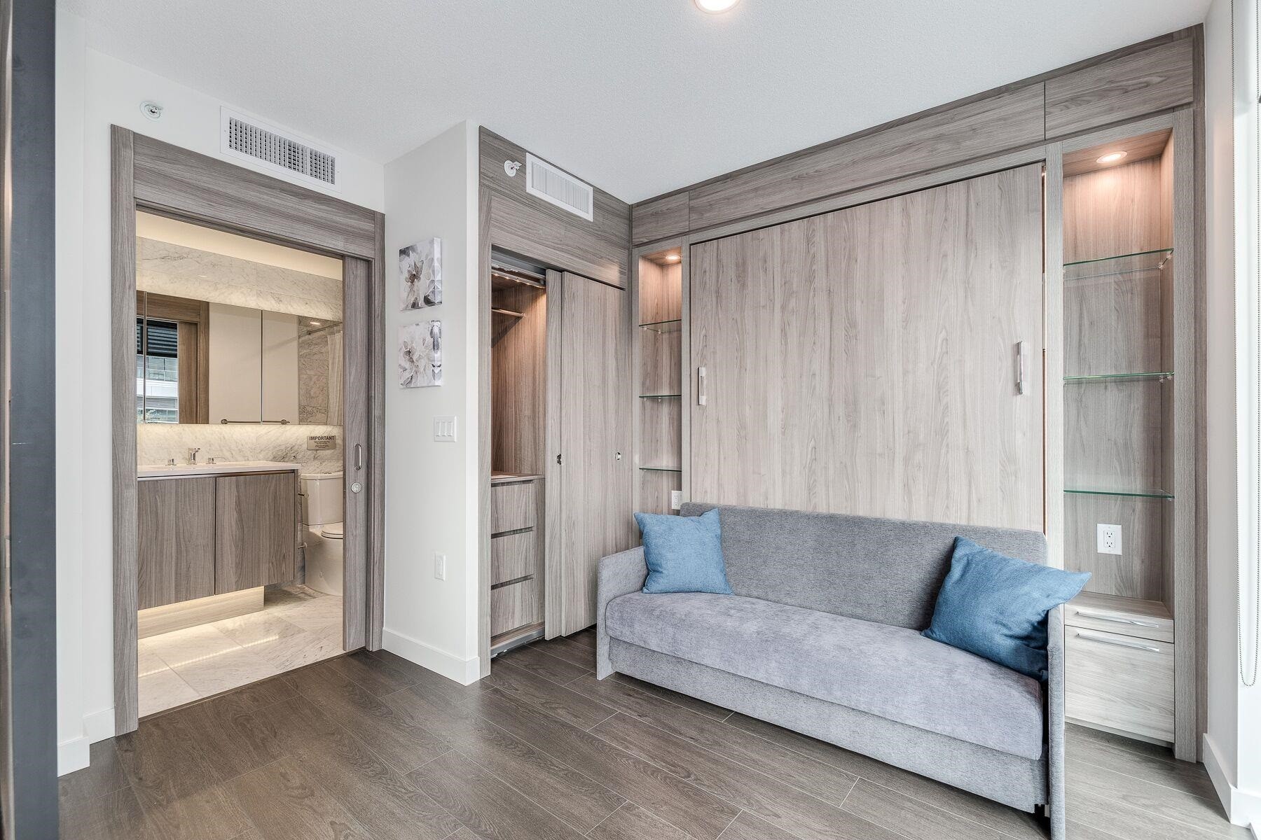 211-89 Nelson Street, Vancouver, BC