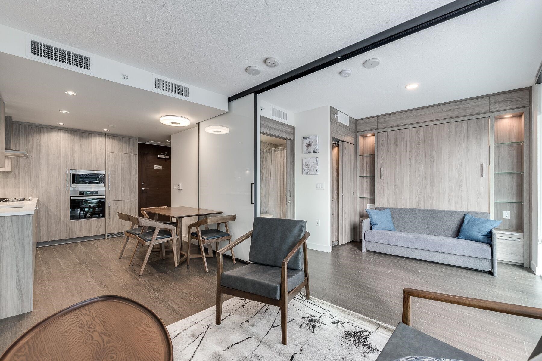 211-89 Nelson Street, Vancouver, BC