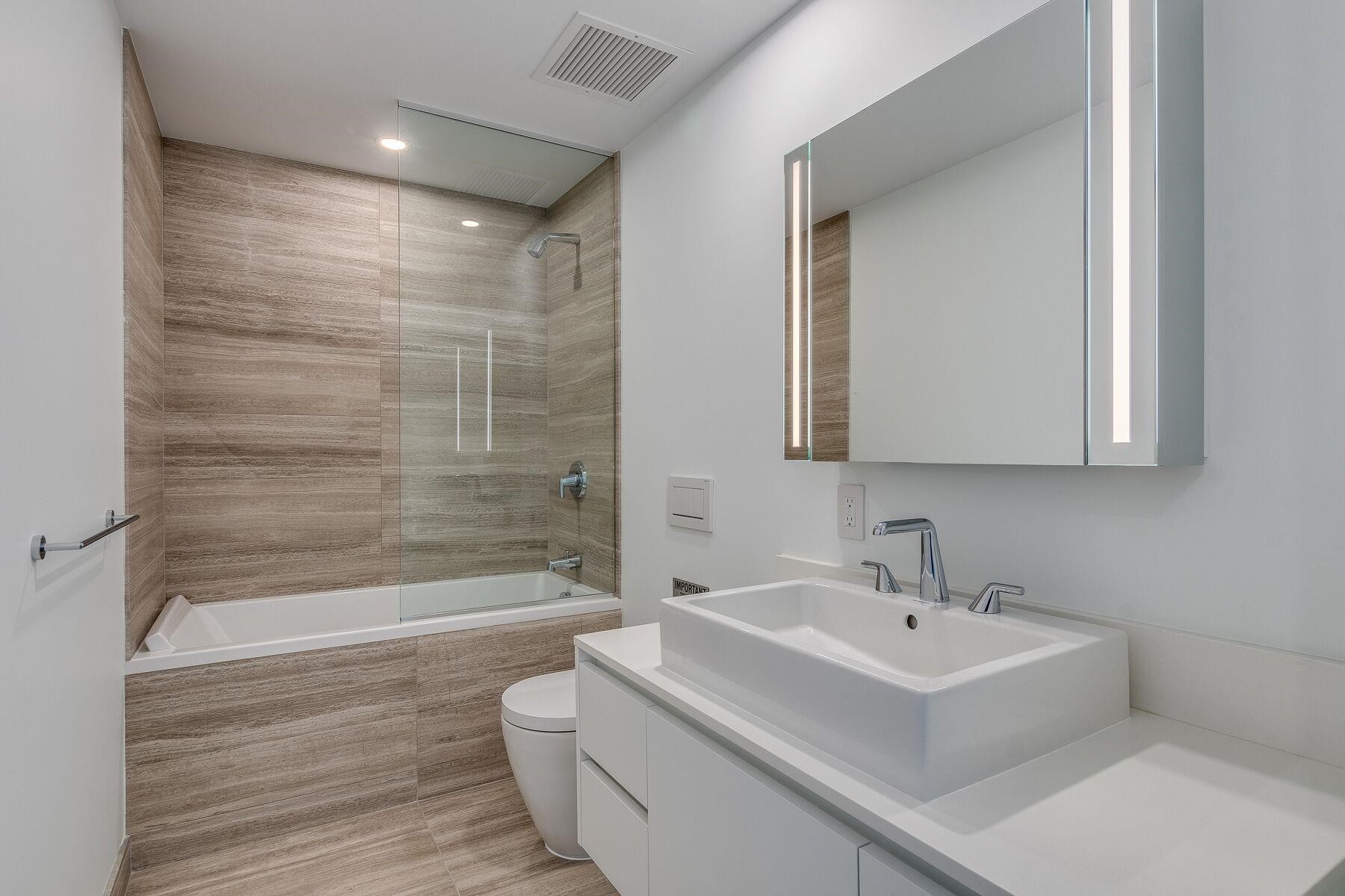 1207-1480 Howe Street, Vancouver, BC