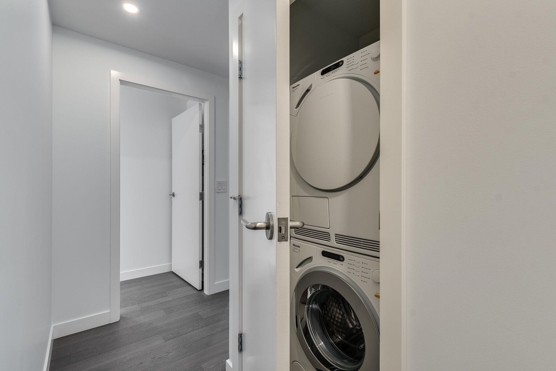 1207-1480 Howe Street, Vancouver, BC