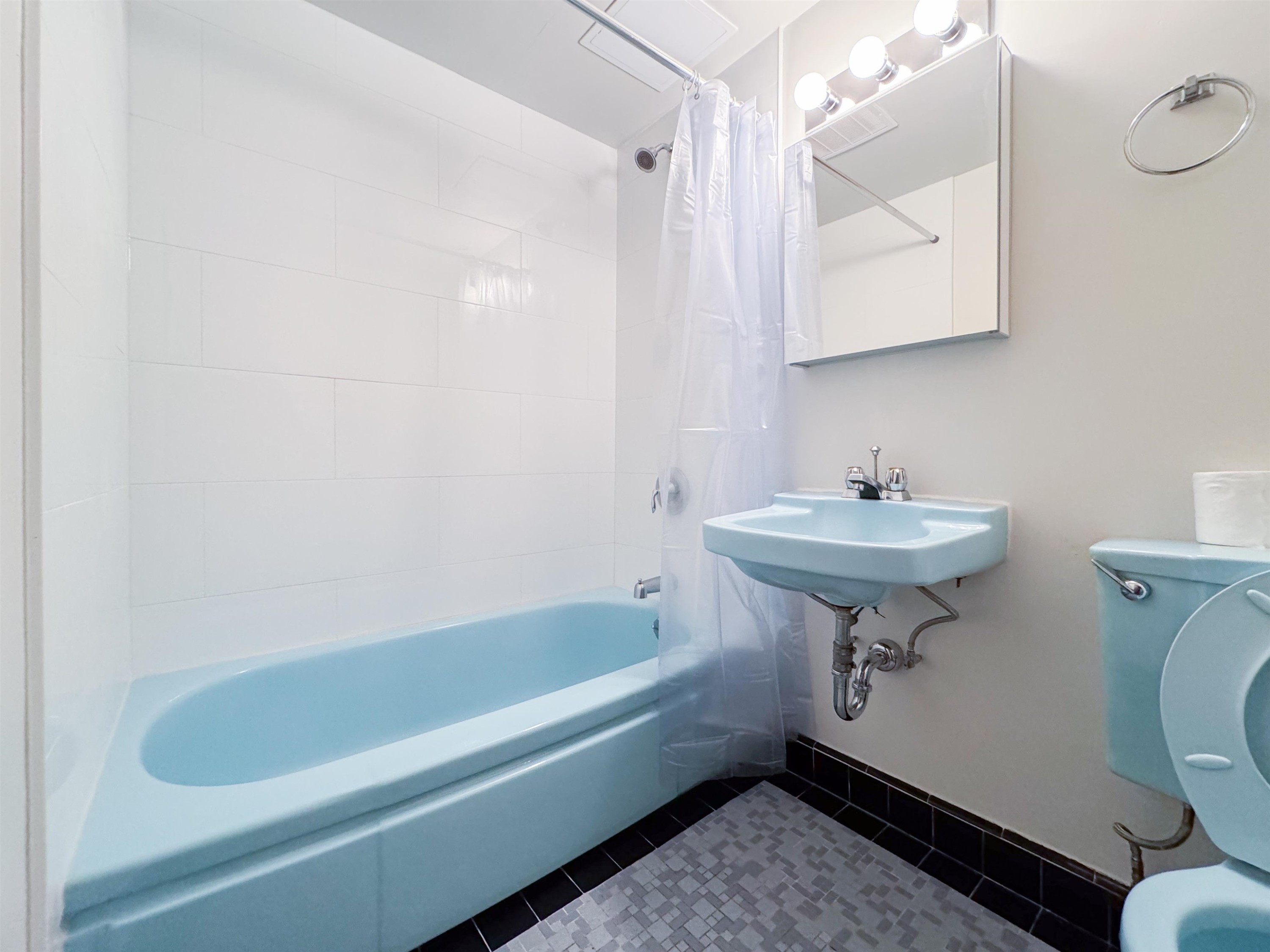 208-1925 Nelsonstreet, Vancouver, BC