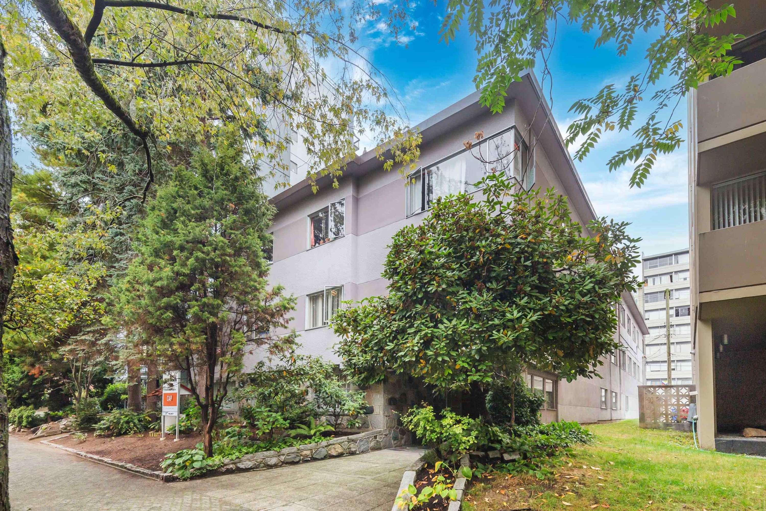 208-1925 Nelsonstreet, Vancouver, BC