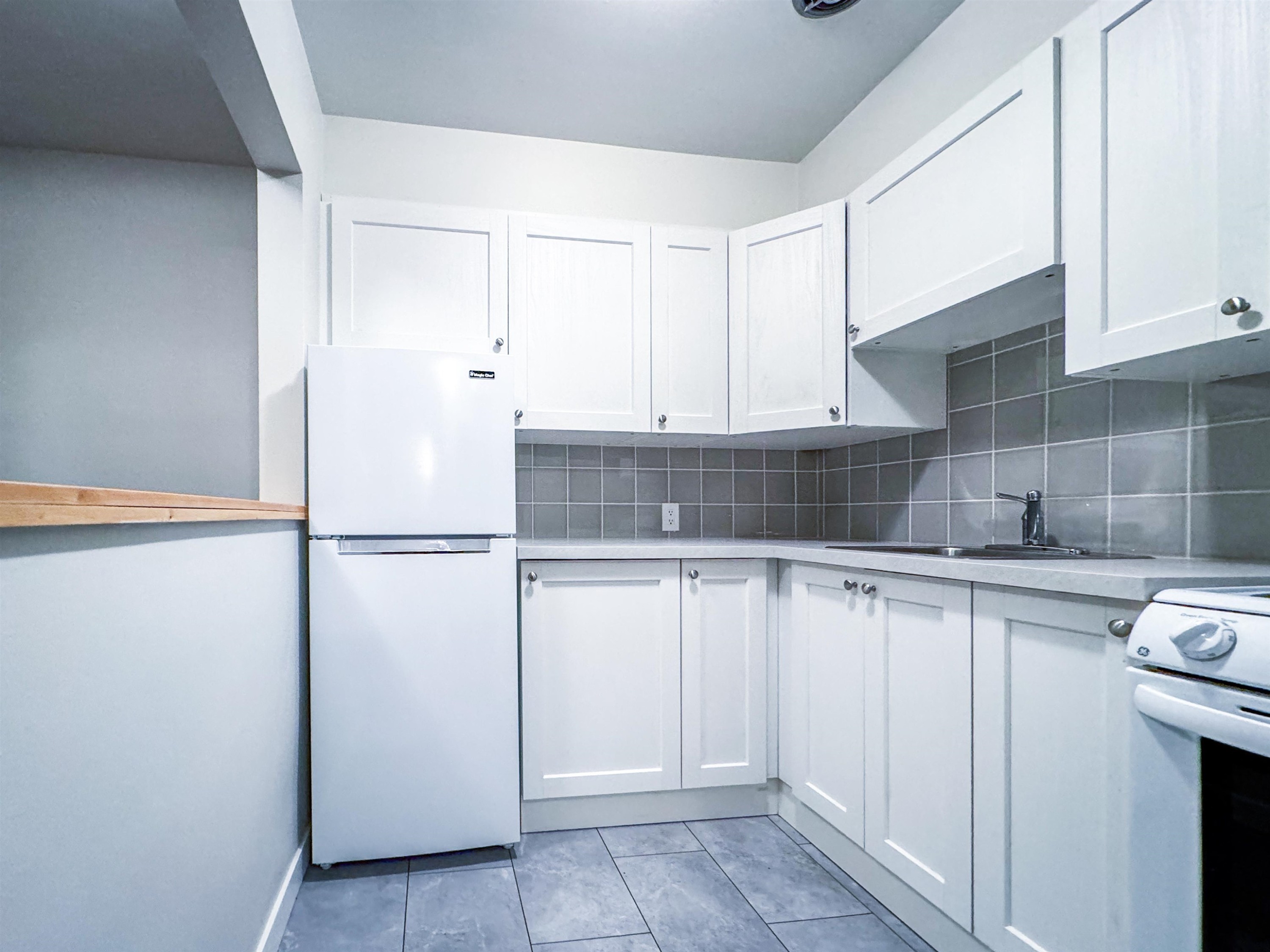 208-1925 Nelsonstreet, Vancouver, BC