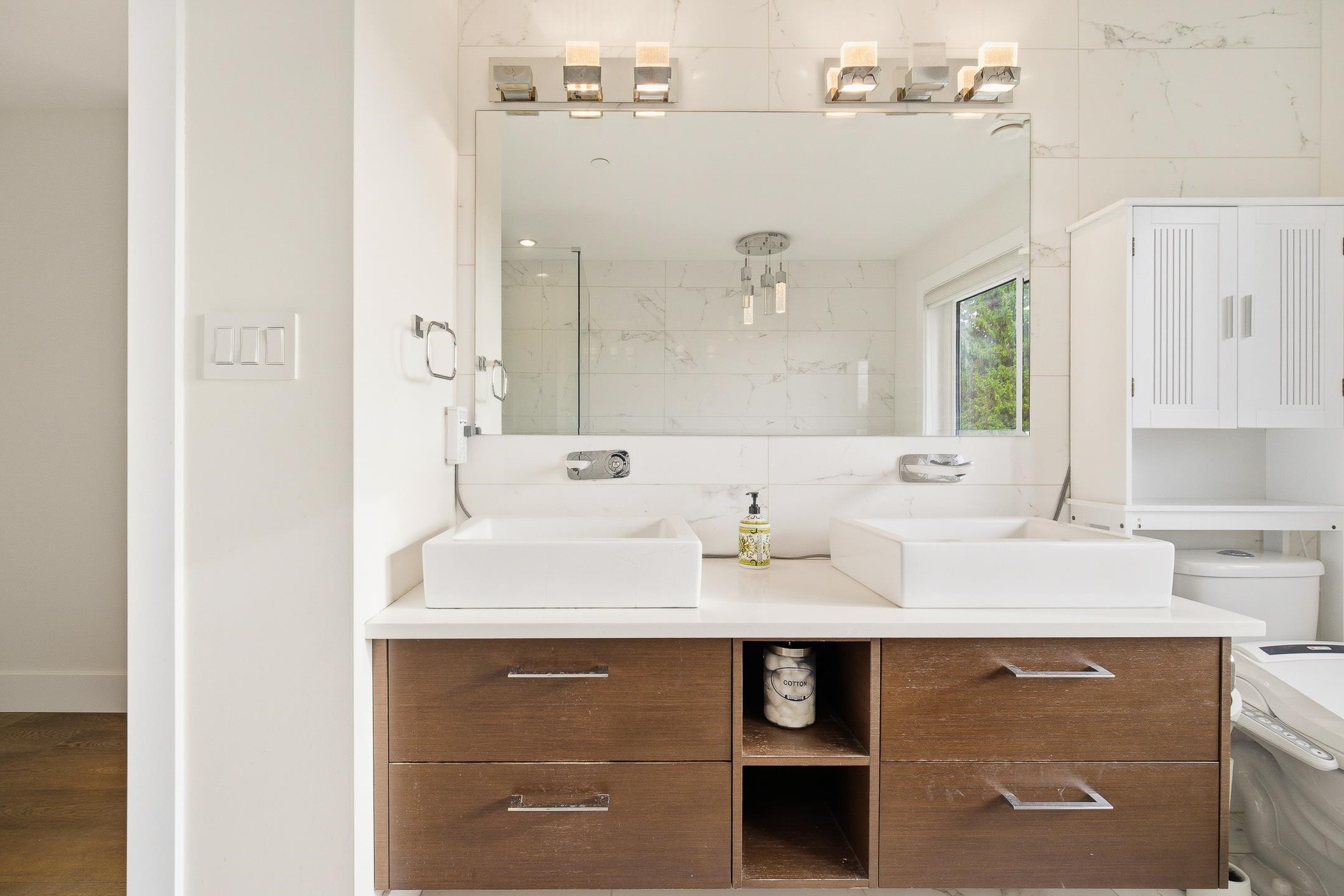 1468 Kings Avenue, West Vancouver, BC