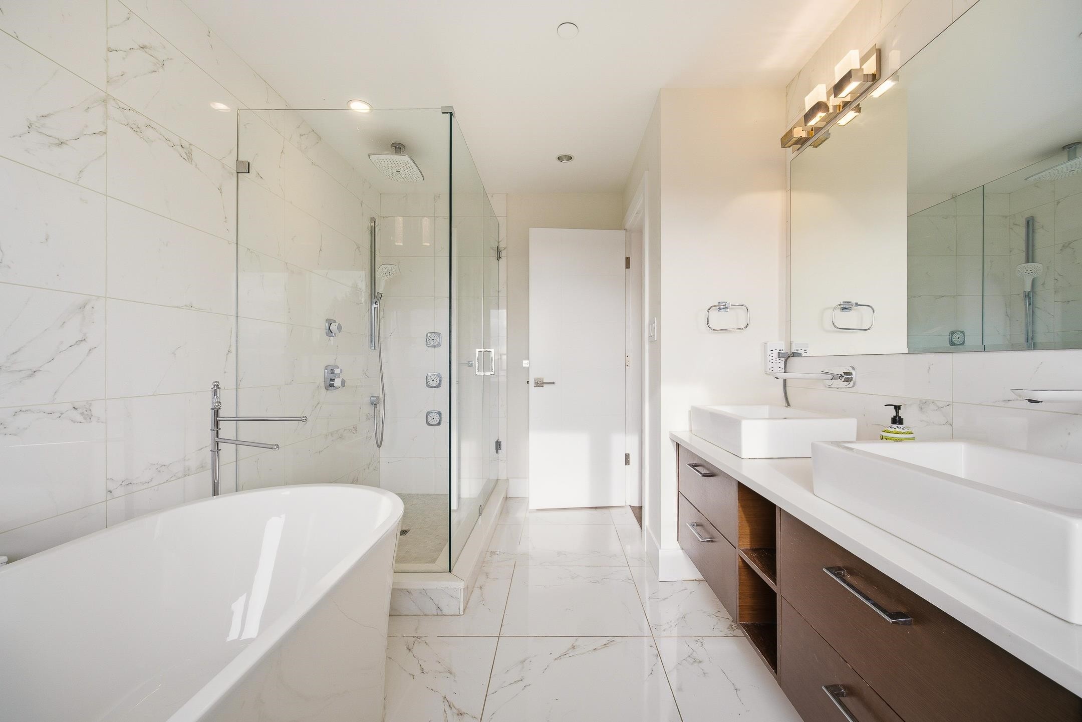 1468 Kings Avenue, West Vancouver, BC