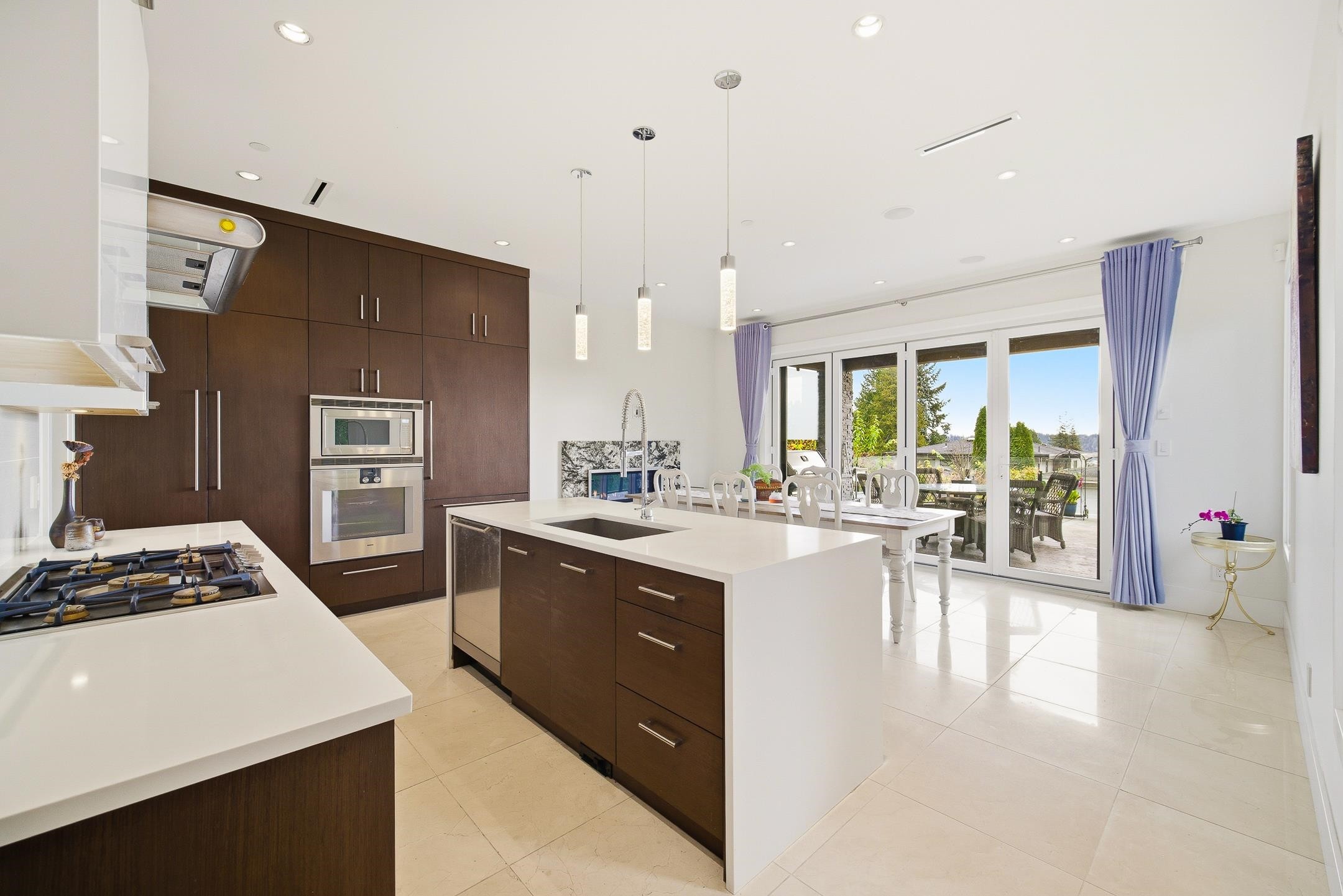 1468 Kings Avenue, West Vancouver, BC