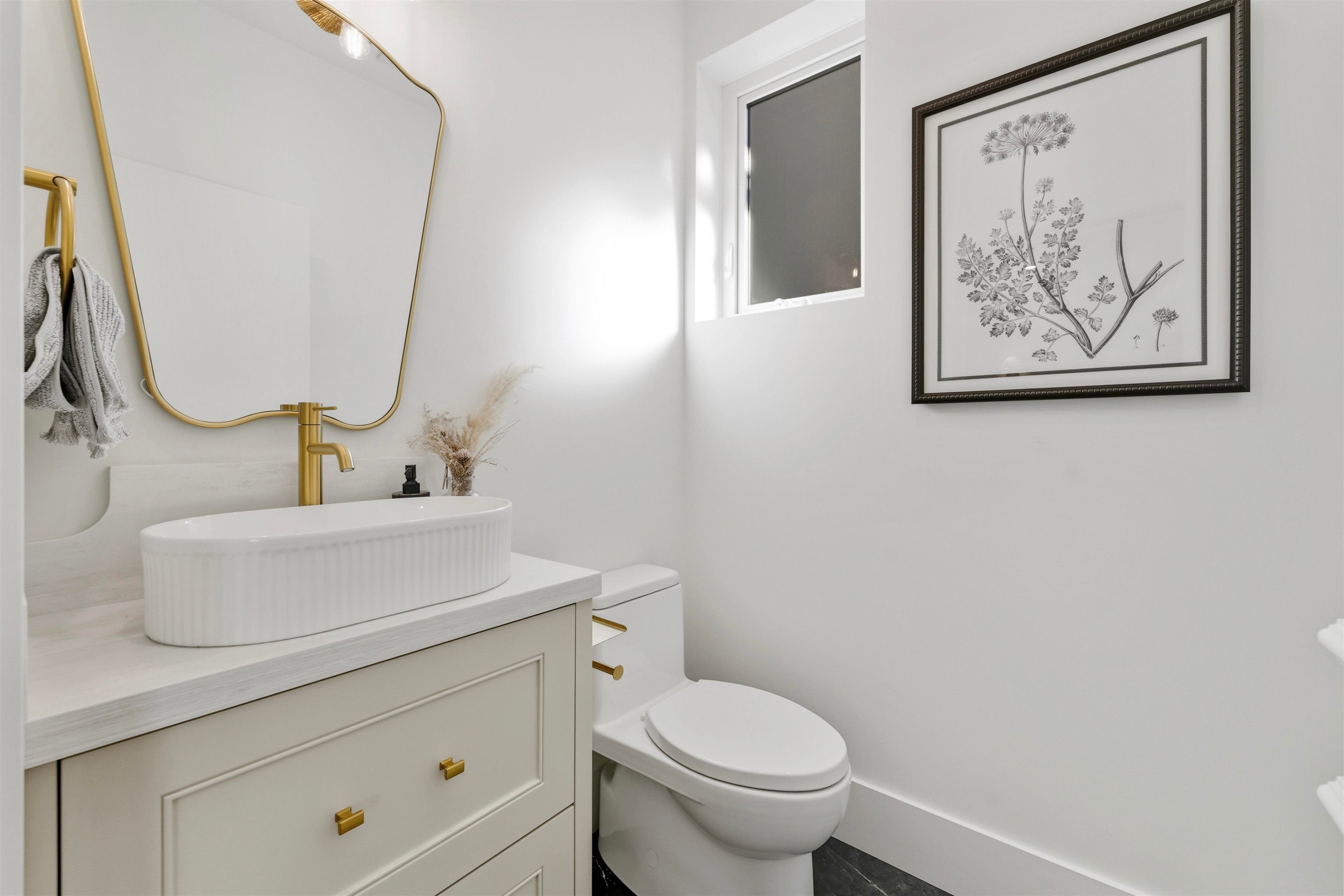 1759 16Th Avenue W, Vancouver, BC